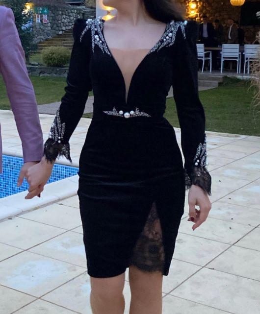 Rochie catifea si dantela