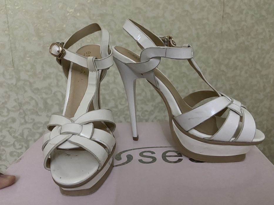 Продаются женские туфли