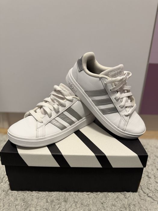Adidas, marimea 33