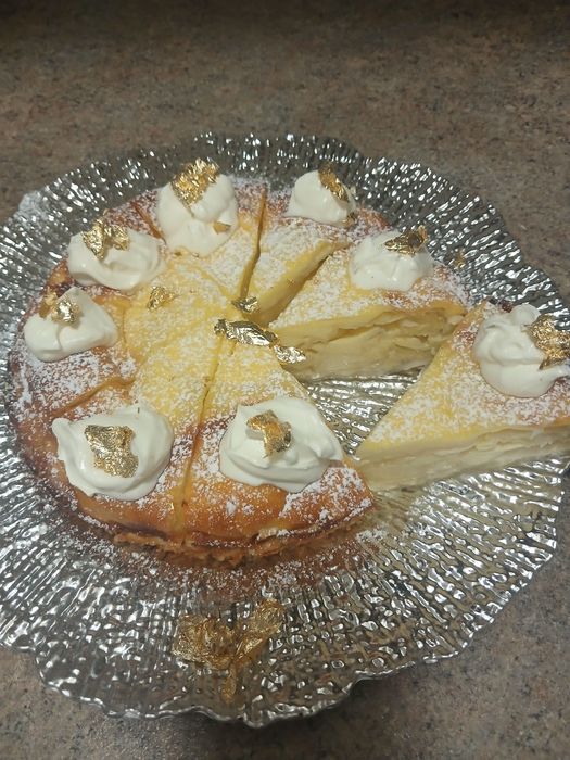 Preiau comenzi cozonaci de casa  cu ciocolată si fistic sau tradiționa