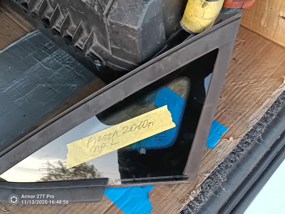 Триъгълно ляво стъкло за Форд фиеста 2010г