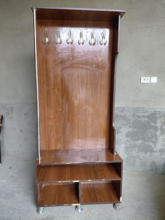 Продаётся прихожка