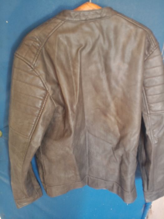 Продам кожаную куртку