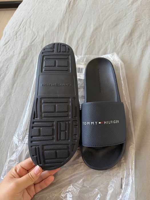 Тапочки от Tommy hilfiger