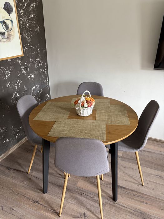 Трапезна маса с 4 стола