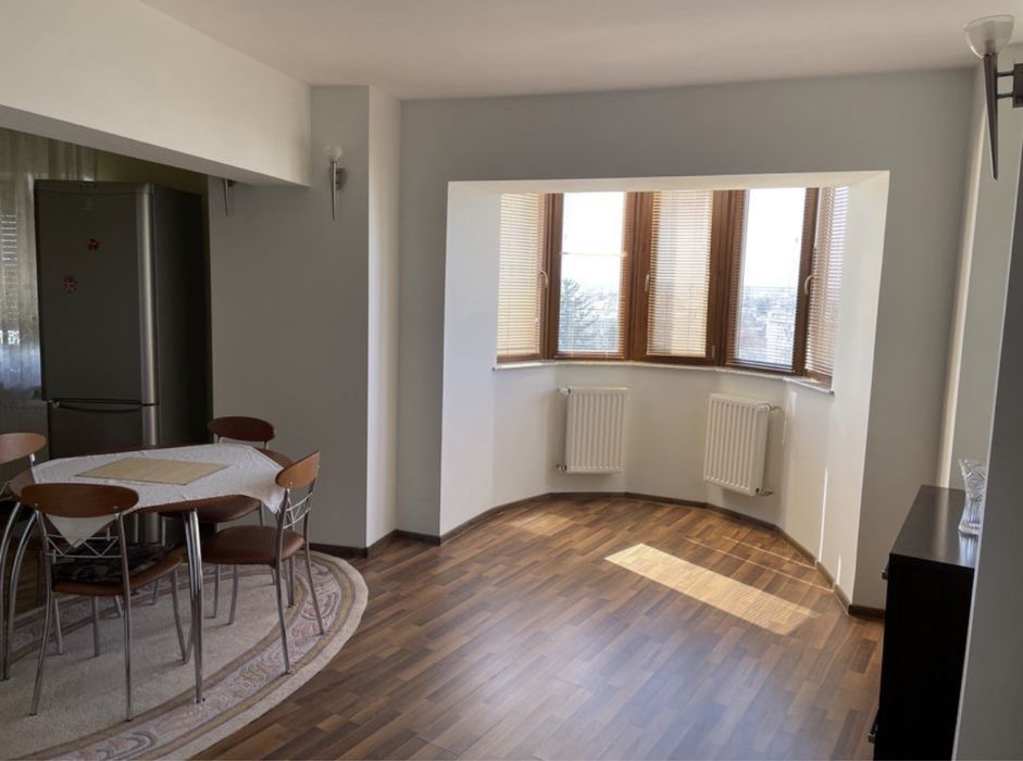 Apartament de vanzare Piata Spitalului 1C Arad • OLX.ro