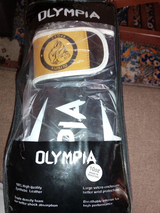 Очки , боксёрский перчатки