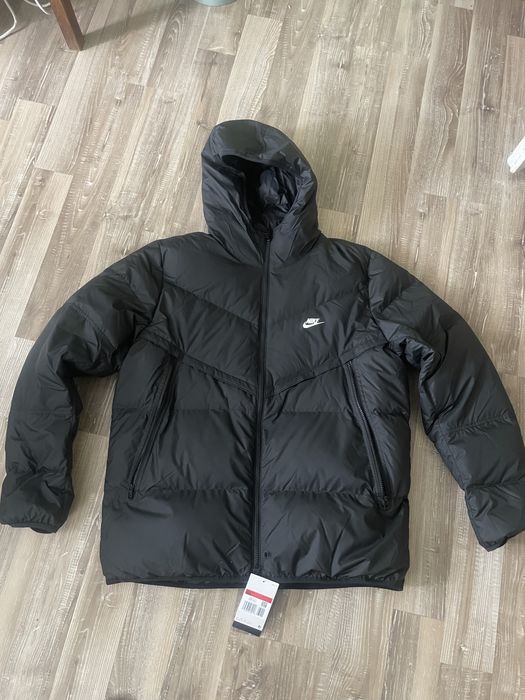 Nike мъжко яке Л размер чисто ново