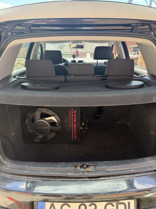 Vand golf 5 -1.6 16 valve benzina