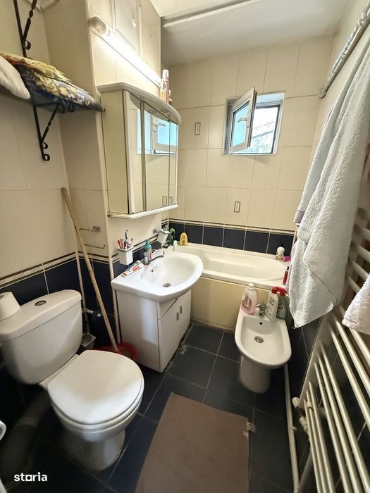 Apartament 3 camere zona Piata Centrală