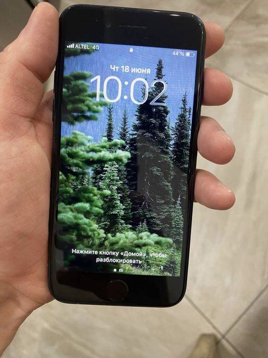 iPhone se3 64гб 2022