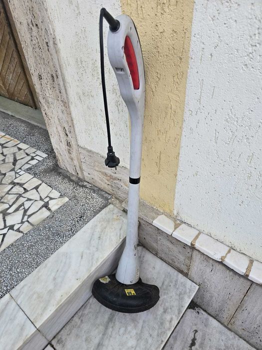 Trimmer electric pentru gazon
