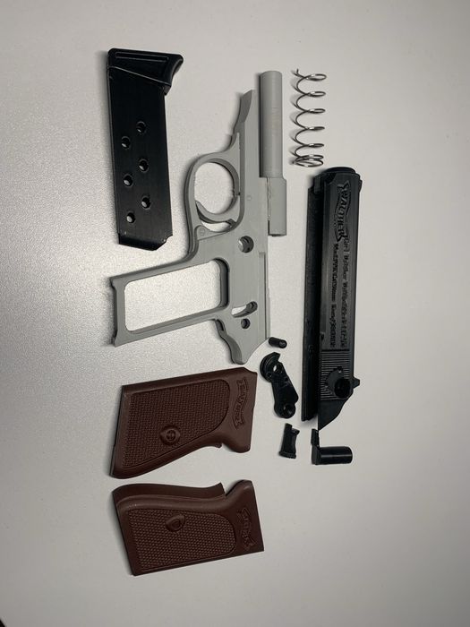 Продам ИГРУШЕЧНЫЙ Walter PPK из 3д принтера