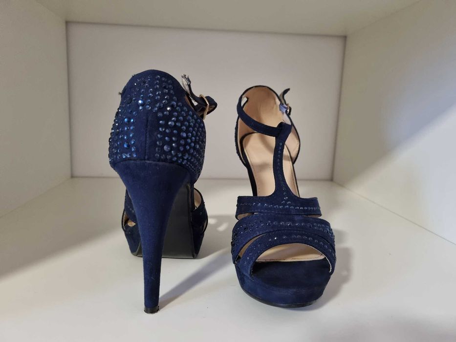 Sandale cu toc bleumarin