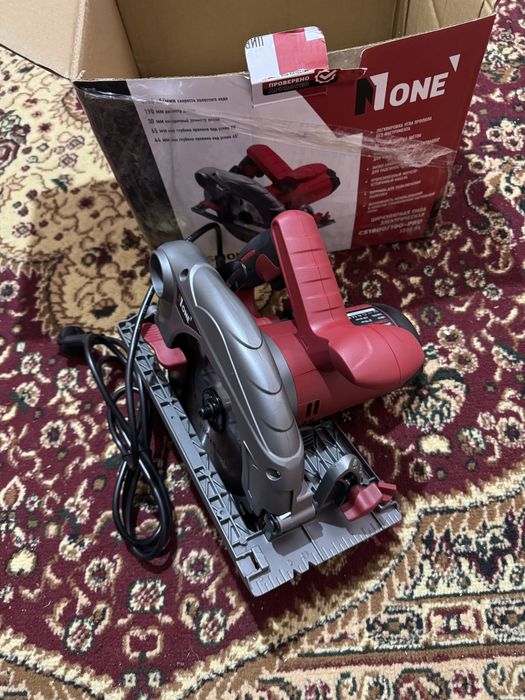 Циркулярная пила электрическая