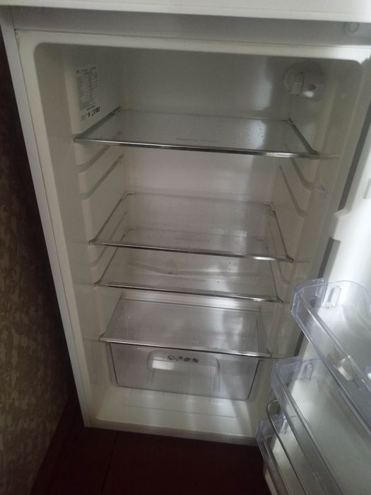 Холодильник продается