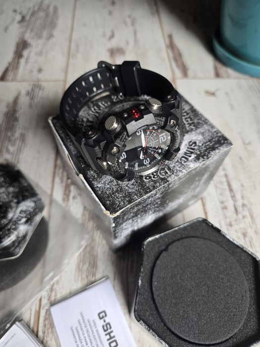 Часовник Casio GG-B100-1AER