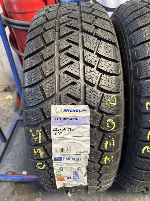 235/60/16 Michelin 100T