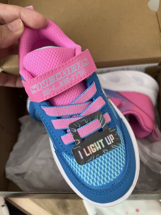 Новые кроссовки Skechers