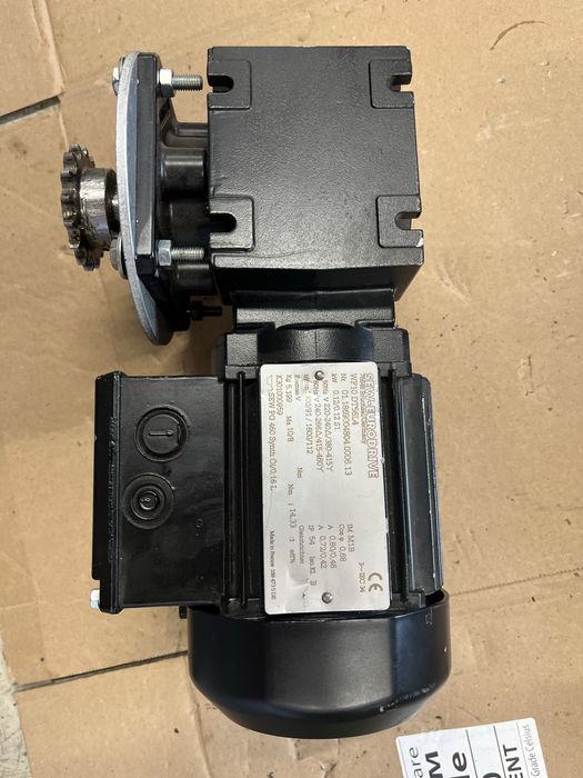 Motor electric cu refuctor de 0,18 kw