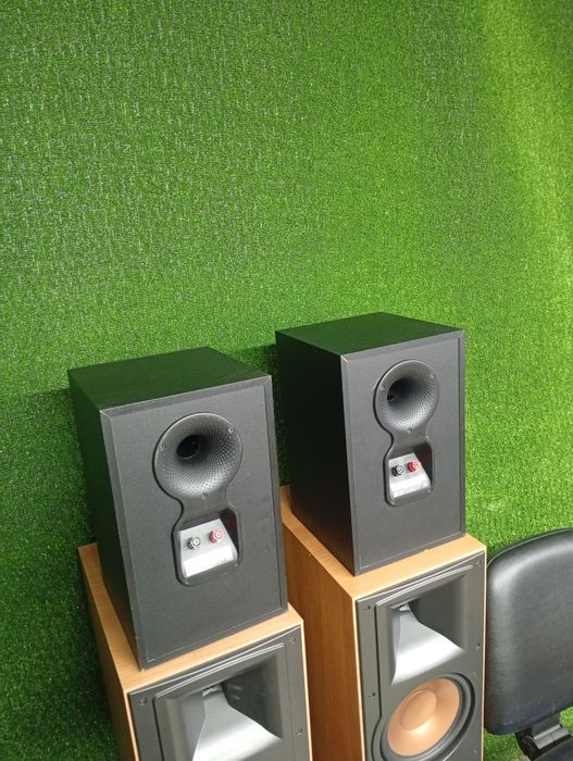 Тонколони Bowers & Wilkins DM-303