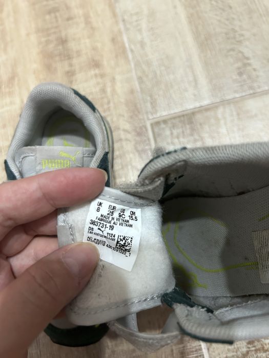 Adidasi Puma marimea 25