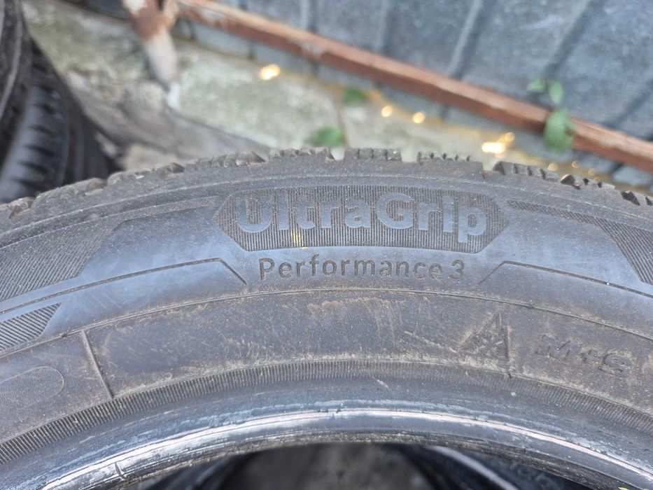 4 Anvelope de IARNA - 215/55/17 98V - GoodYear UGP3 - Stare F BUNA - DOT 2025 !