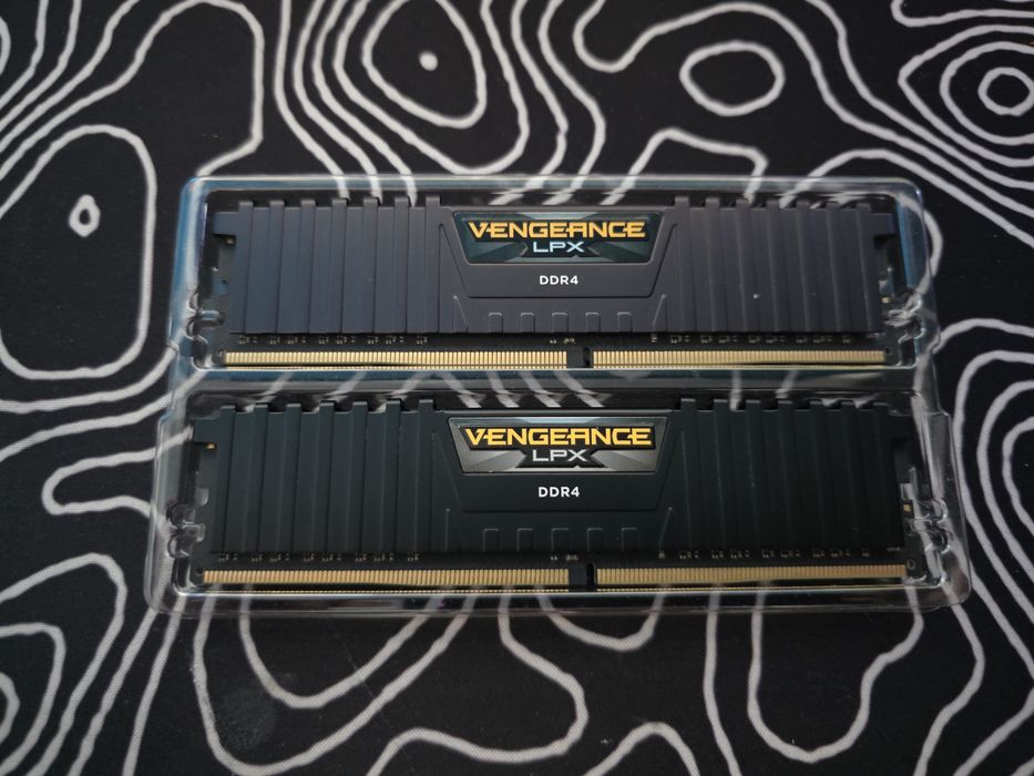Rami 16gb 3200 MHz Corsair Vengeance
