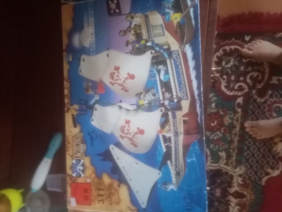 Продам лего корабль пиратов