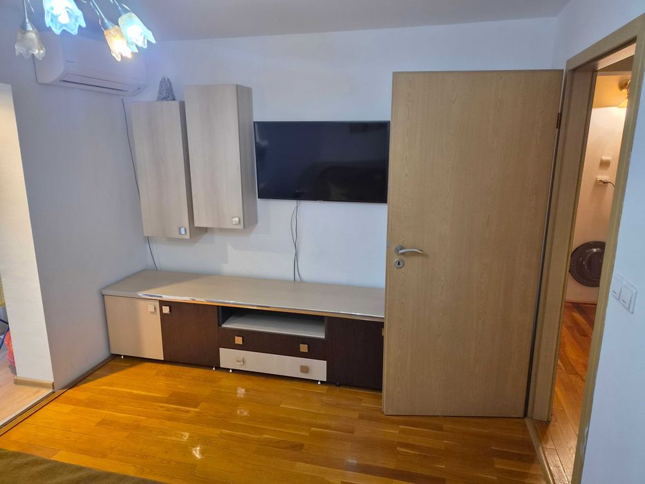 Inchiriere apartament 2 camere decomandat  zona Girocului