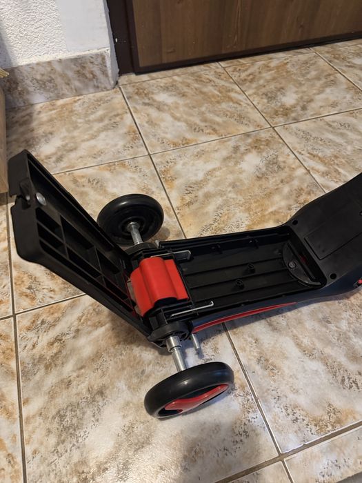 Trotineta Axel, 3 in 1, Negru/Rosu, transformabila in tricicleta si balance bike