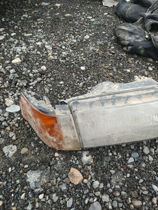 Фара от Мазда 323