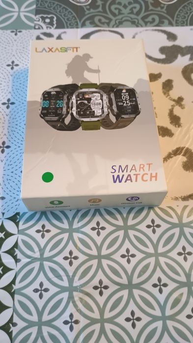 Смарт часовник чисто нов