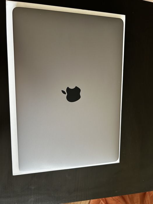 Macbook Pro 13" model A1989 2019 i7 16 GB RAM SSD 2 TB baterie 307 cicluri