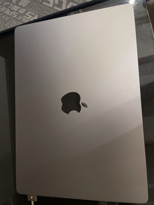 Mac book pro 14 m2 pro 2023