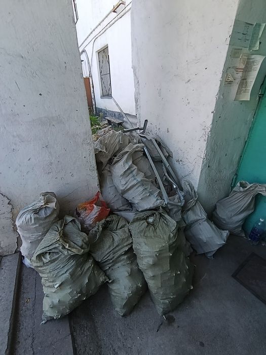 Отдам строительный мусор
