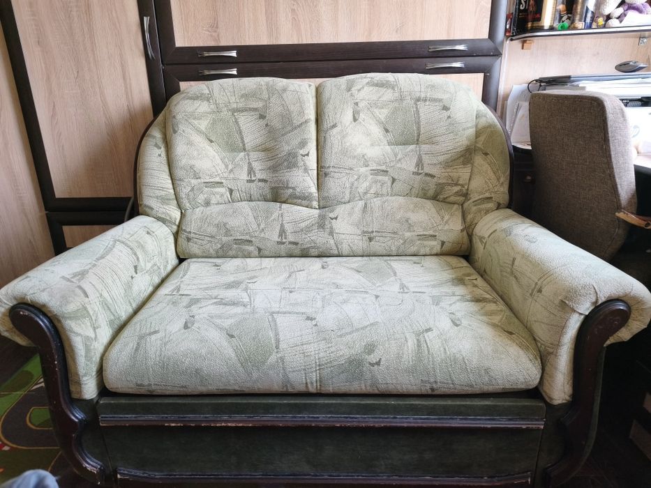 Отдам диван ,кресло
