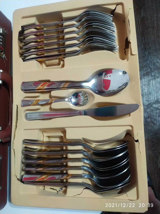 Продам набор столовых приборов