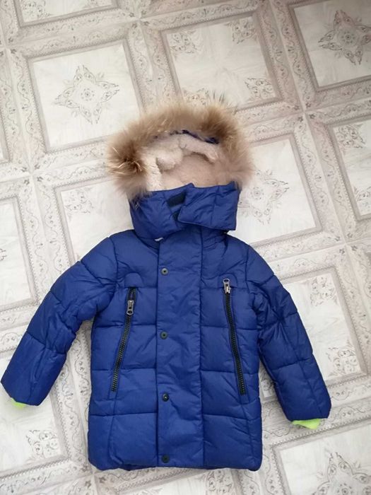 Продам зимнюю куртку мальчику