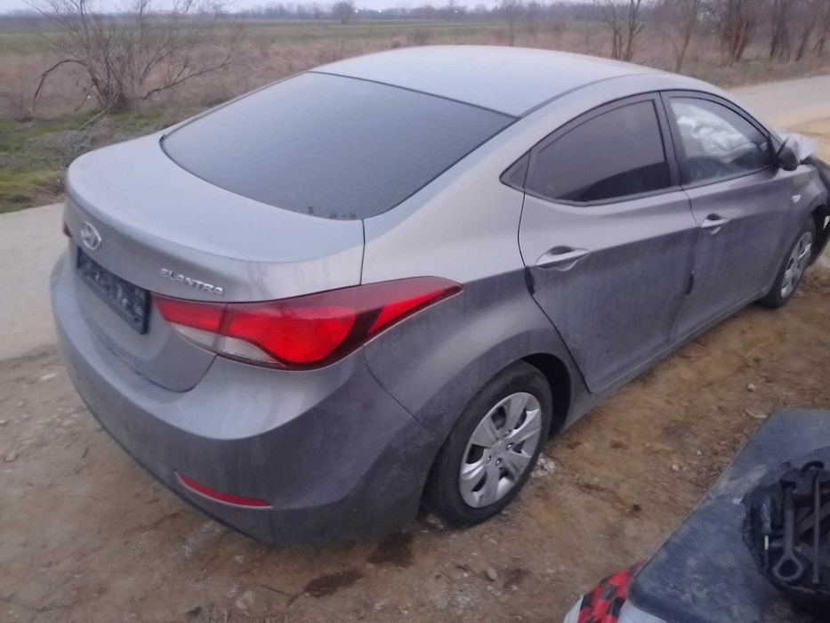 Dezmembrez Hyundai Elantra an 2016, 1.6 benzina, manuala