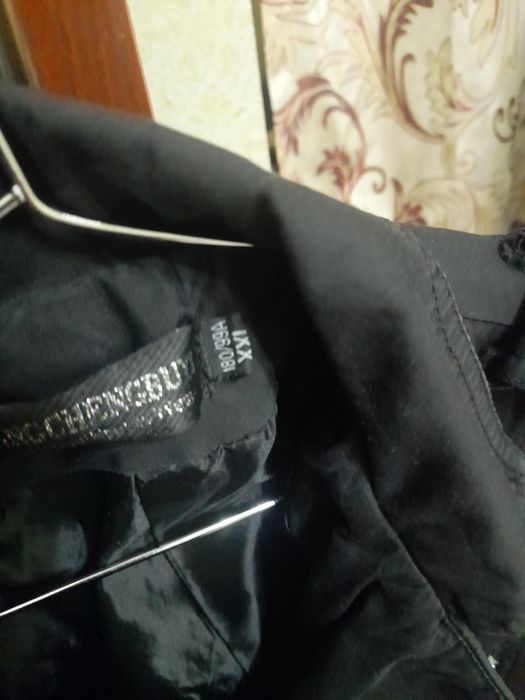 Продам ветровку для девушек и женщины