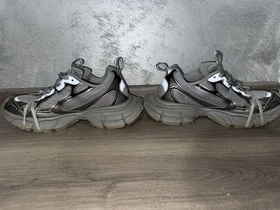 Balenciaga 3XL.