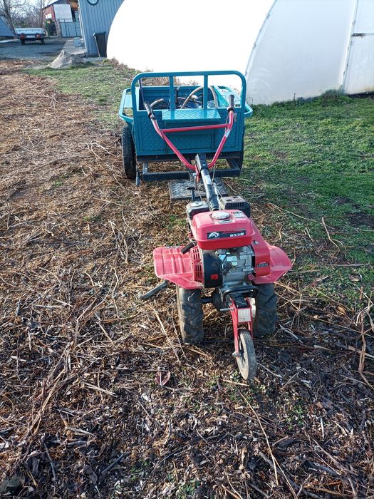 Motocultor cu remorca