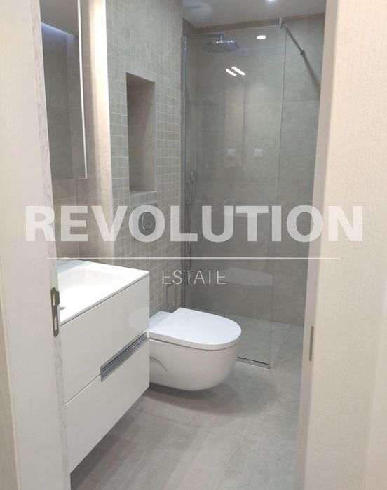 Дава се под наем Четиристаен апартамент в к.к. Св.Св. Константин и Елена - 120 кв.м за 1600 € - Снимка #4