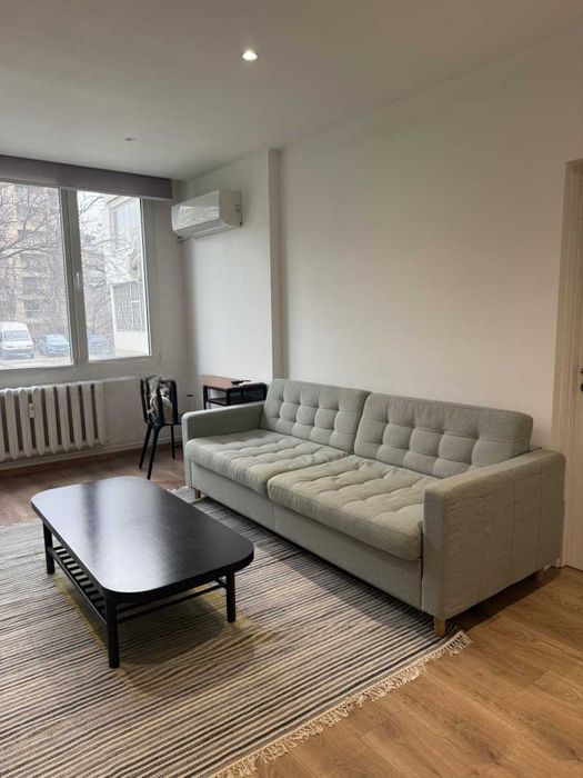 Дава се под наем Двустаен апартамент в София, Изгрев - 60 кв.м за 787.95 € - Снимка #1