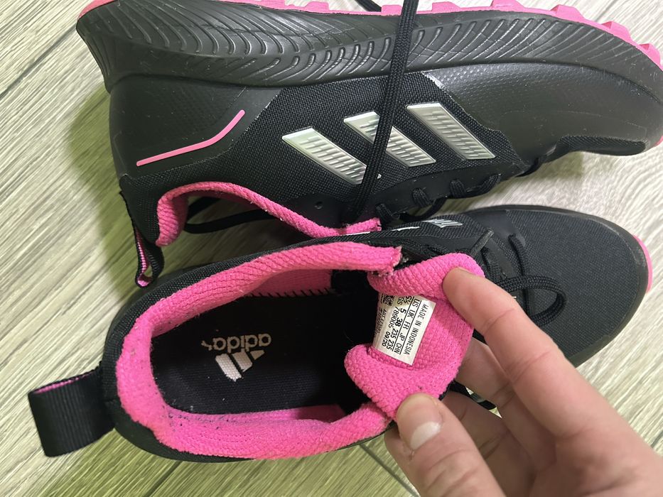 Разпродажба на дамски маратонки