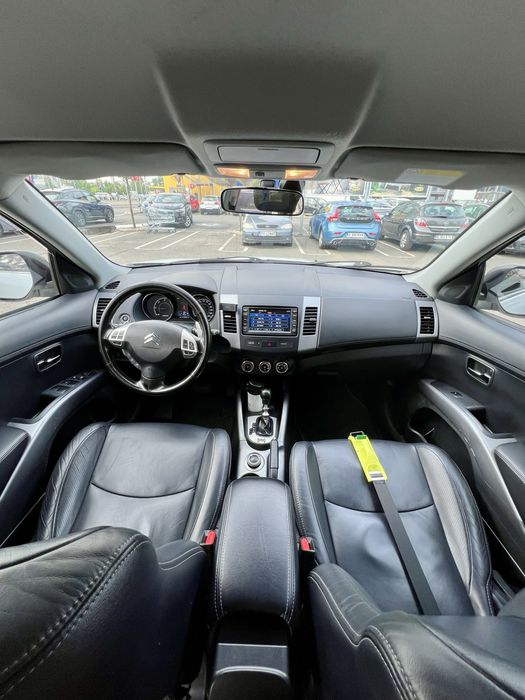 Citroen C-Crosser 4x4 SUV Mitsubishi) 2.2, 7 locuri, automat