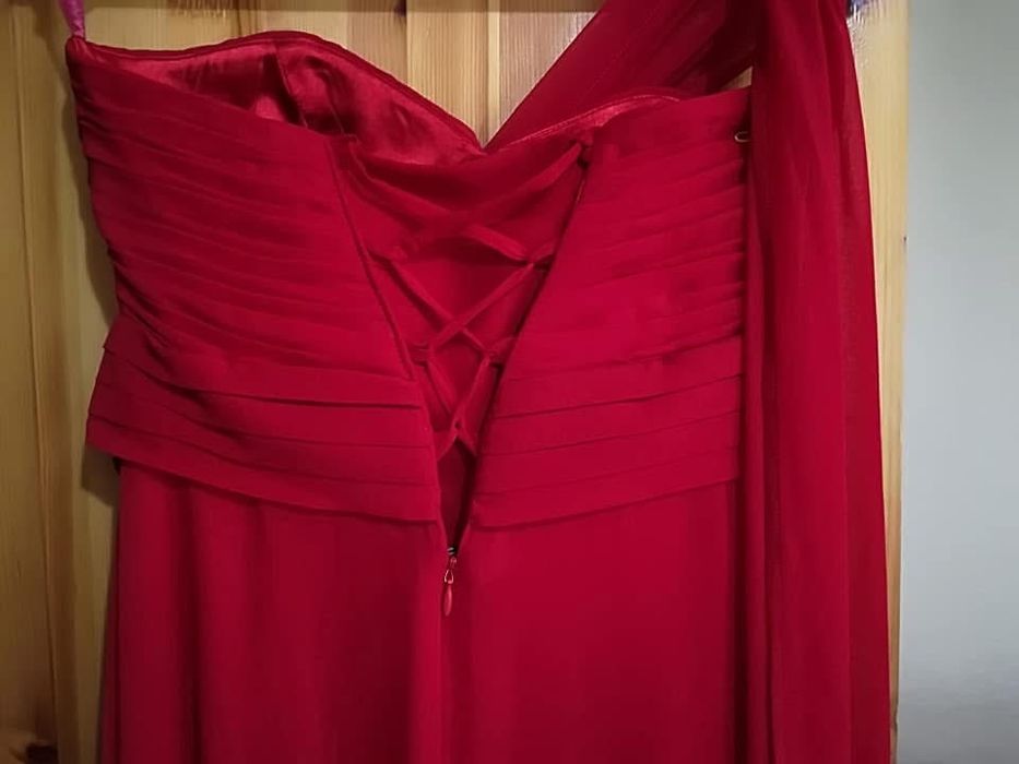 Официална червена рокля