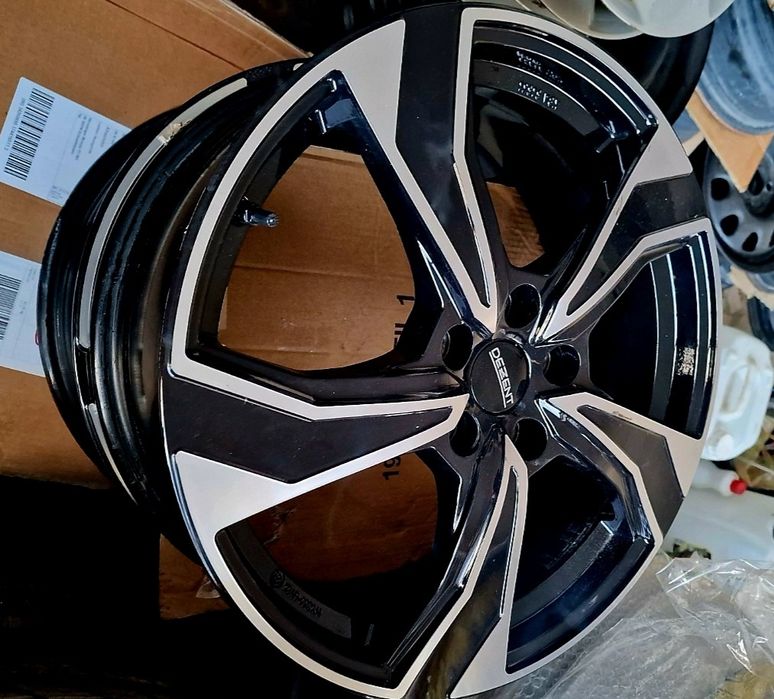 KIA Mazda Nissan Murano  19 цола  24 година модел Замъка Ямбол