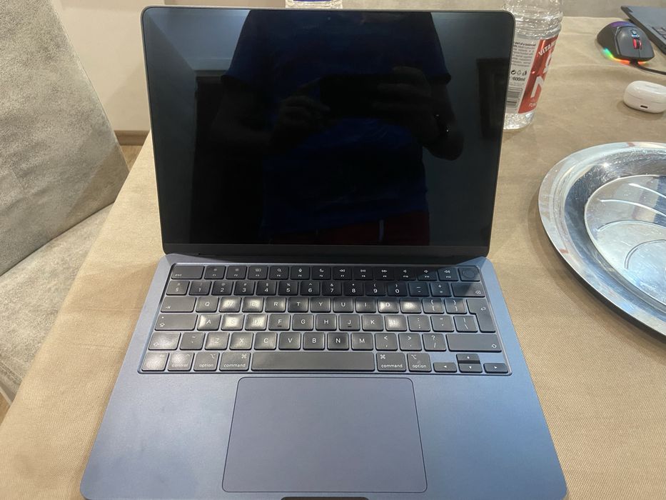 MacBook Air M2-16GB, 256GB SSD